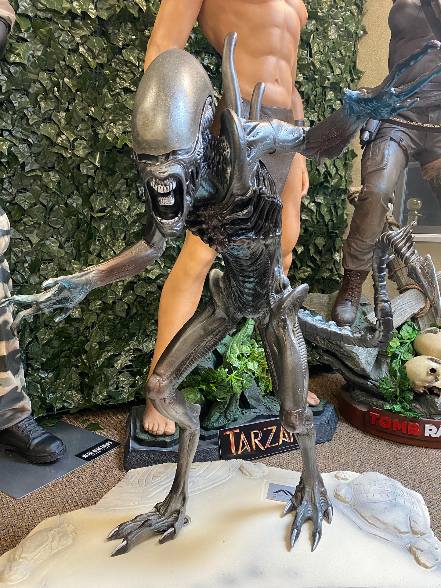 Alien vs Predator 1/2 Scale Pre-Owned Statue - LM Treasures 