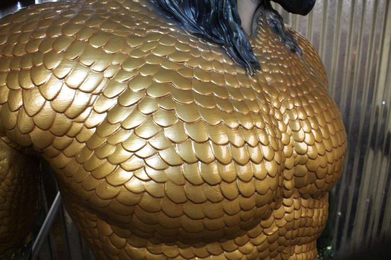 Aquaman Life Size Statue 2018 Movie Prop (New Armor) Jason Momoa - LM Treasures 