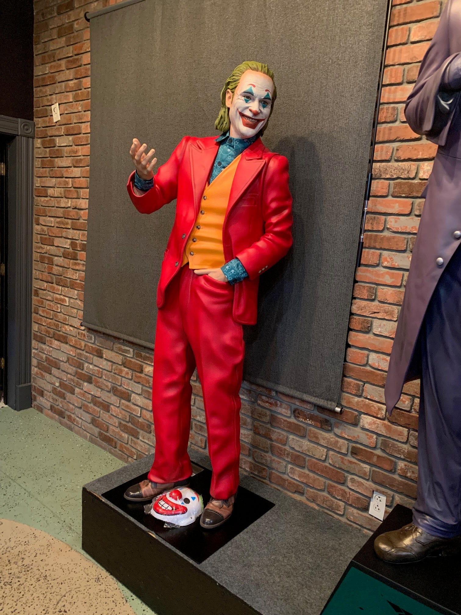 Joker 2019 (Joaquin Phoenix) Life Size Statue - LM Treasures 