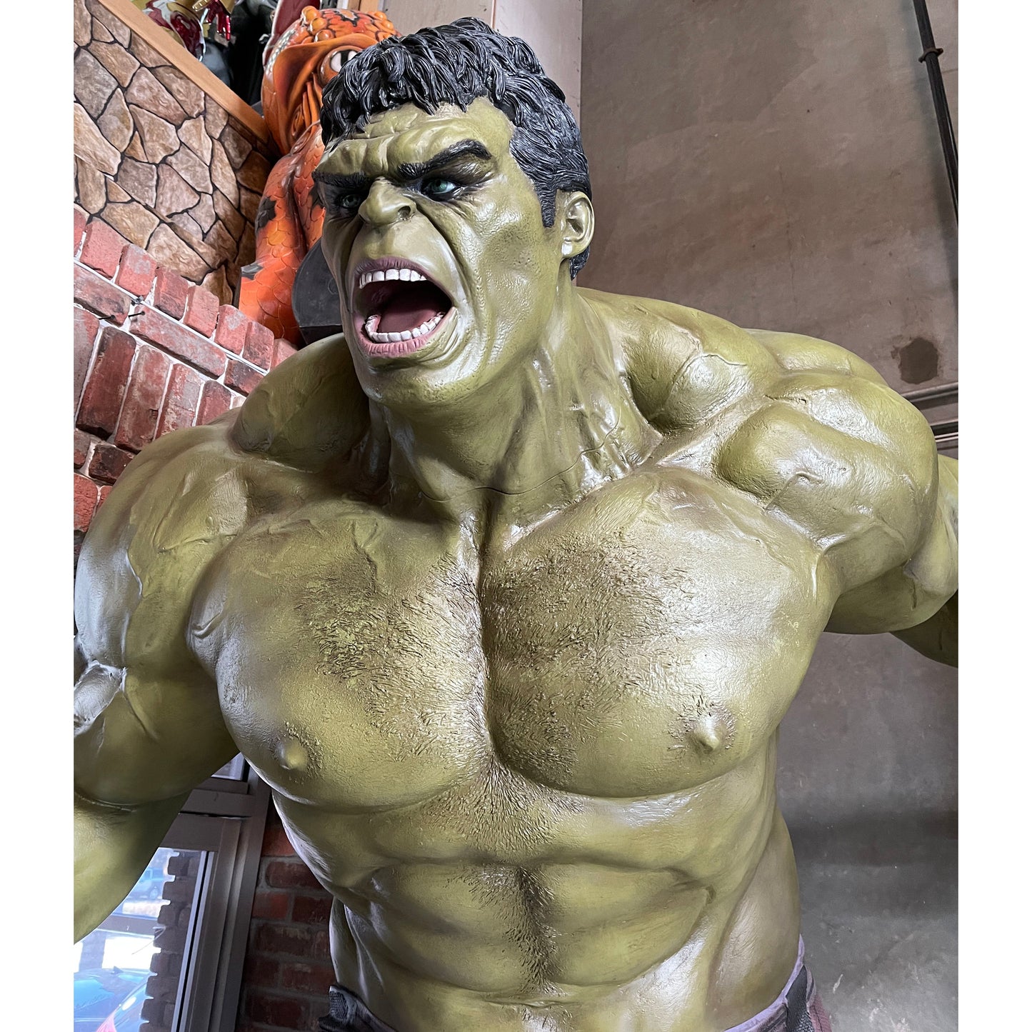 Hulk Life Size Statue From Avengers: Age of Ultron - LM Treasures 